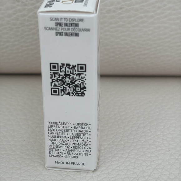 VALENTINO TRAVEL SIZE SPIKE VALENTINOMATTE COUTURE IN A LIPSTICK - Picture 5 of 5